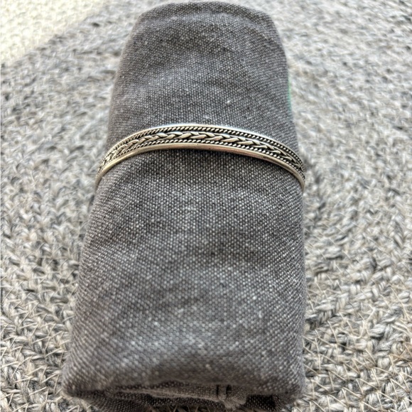 Elegant Sterling Silver Cuff Bracelet - Picture 2 of 6